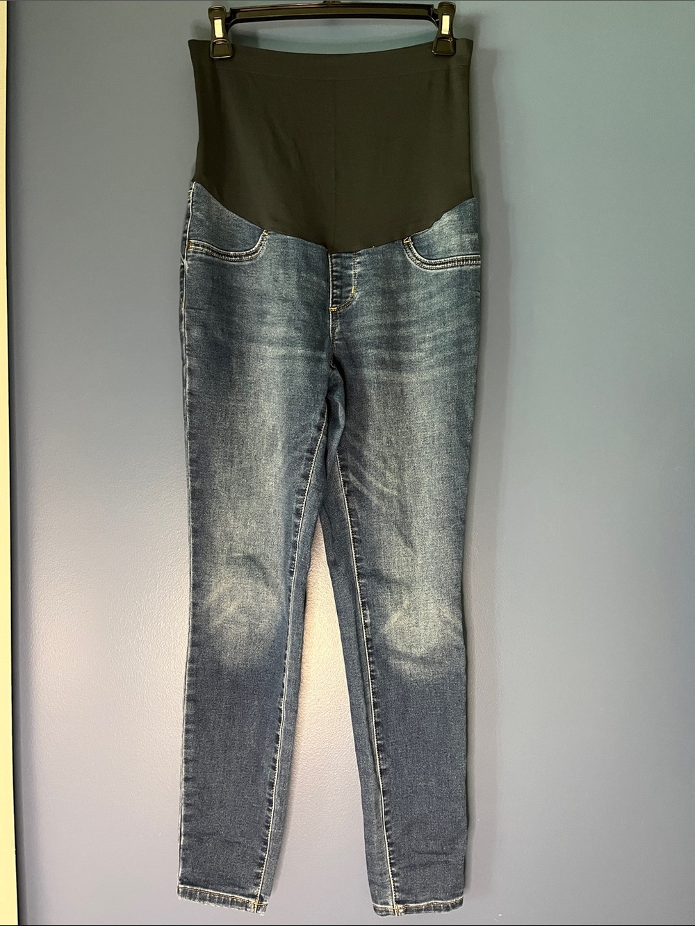 Sonoma denim Maternity Jeans with Stretch Belly Panel, sz4, inseam approx 28"